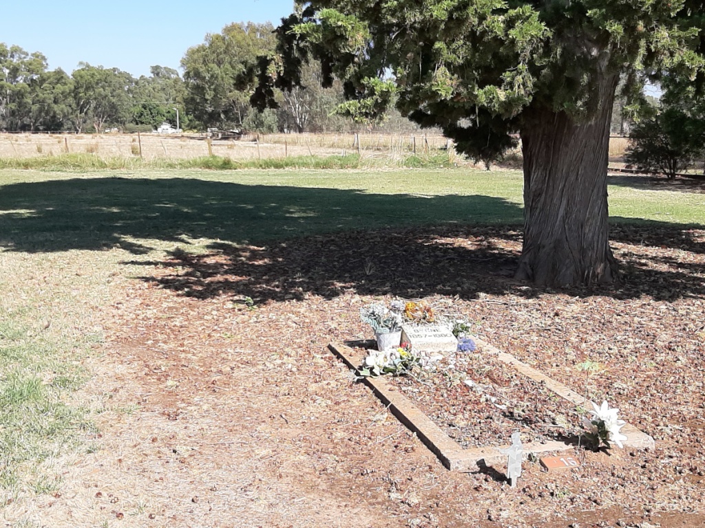 21st Century Jacobsweg: Joe Byrne's grave in Benalla, the only member of the Kelly Gang in a marked grave. 