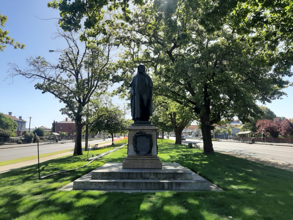 21st Century Jacobsweg: Statue of Peter Lalor in Ballarat, Victoria. After the Eureka Stockade, he became a prominent politician and served as the 4th Speaker of the Victorian Legislative Assembly (1880-1887). Note the missing left arm.